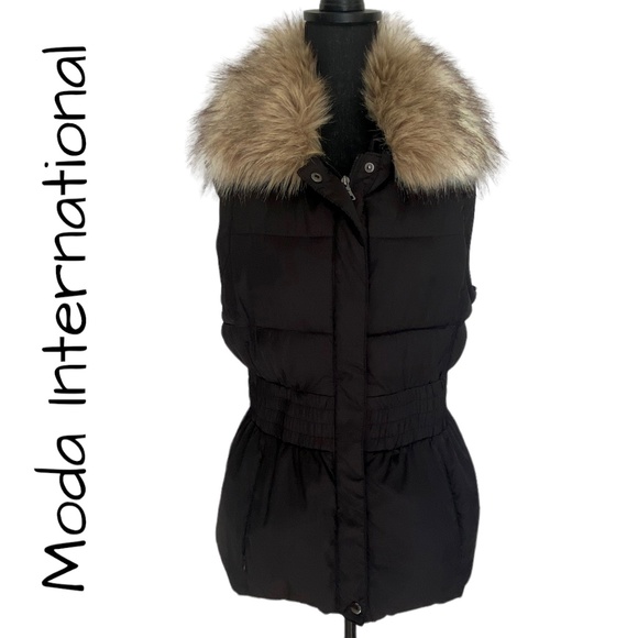 Moda International Jackets & Blazers - MODA INTERNATIONAL Puffer Vest, Size Medium